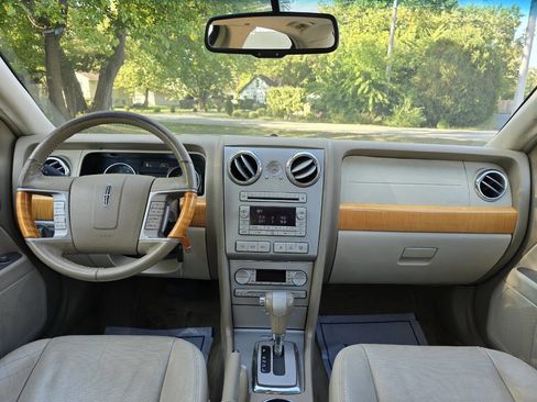 Used 2009 Lincoln MKZ image 9