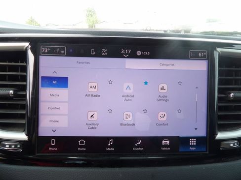 Used 2024 Chrysler Pacifica Touring-L image 18