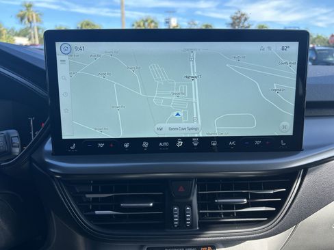 New 2025 Ford Escape SE image 18