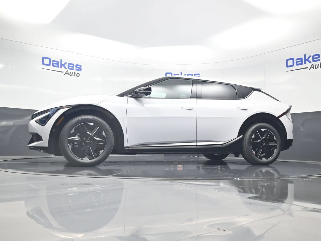 New 2026 Kia EV6 Wind RWD image 40