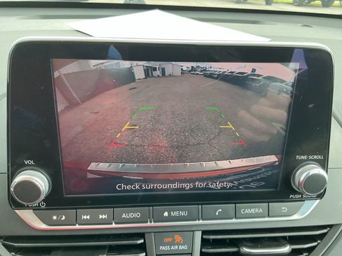 Used 2021 Nissan Altima 2.5 SR FWD image 16