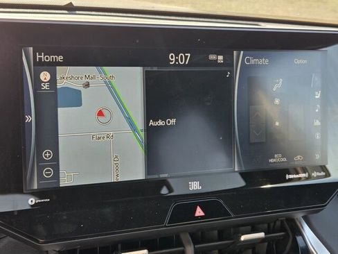 Used 2022 Toyota Venza Limited image 19