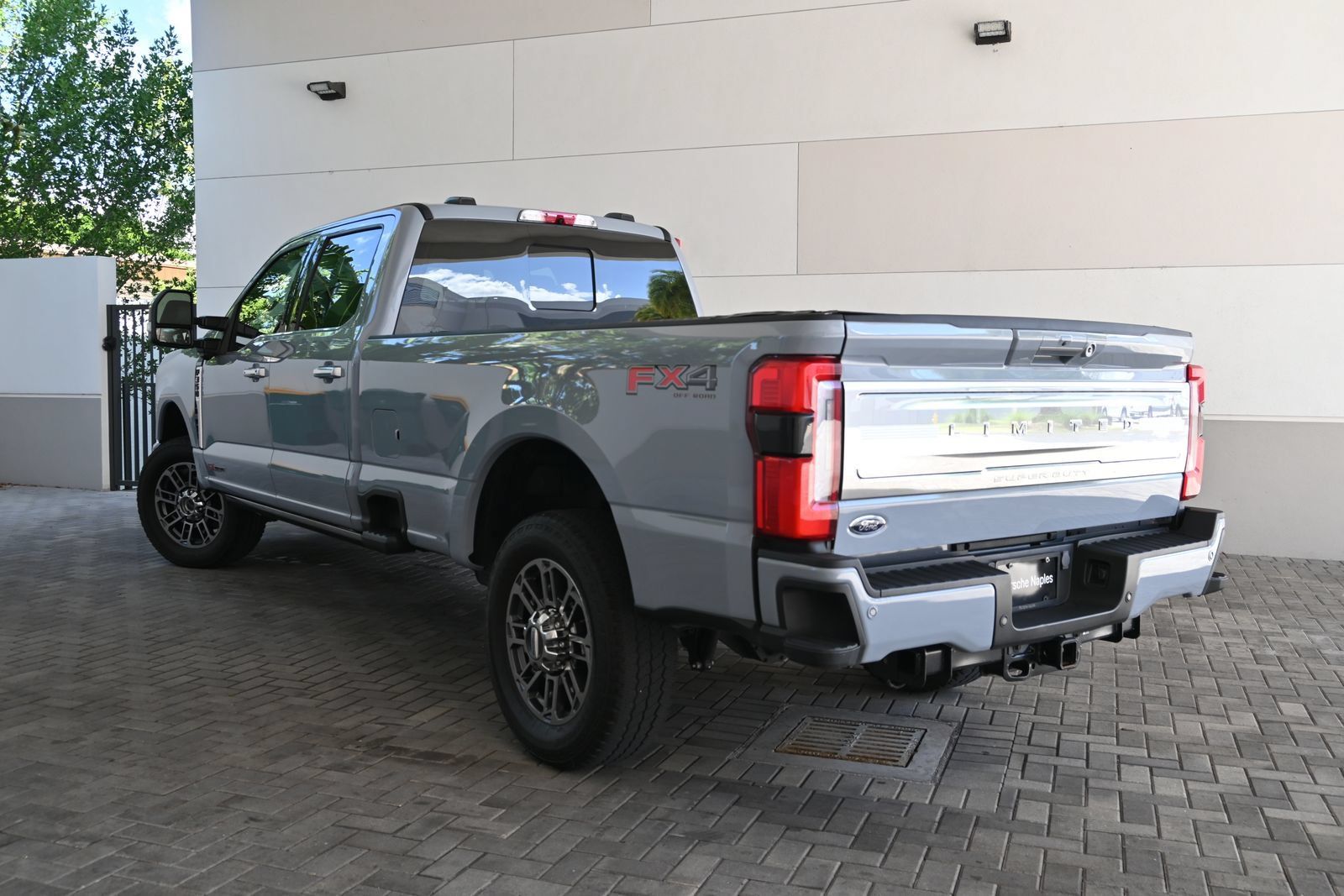 Used 2024 Ford F350 Limited w/ FX4 Off-Road Package AWD/4WD image 2