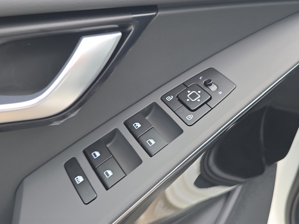 New 2026 Kia Niro EX FWD image 19