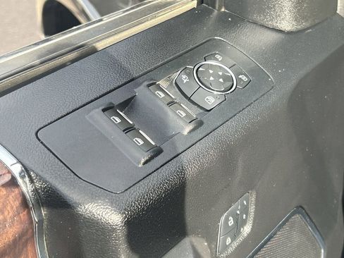 Used 2016 Ford F150 Platinum w/ Equipment Group 701A Luxury AWD/4WD image 18