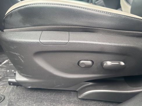 Used 2018 Chevrolet Trax Premier w/ Midnight Edition image 25