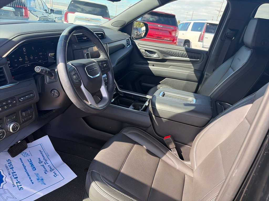 Used 2024 GMC Yukon XL Denali w/ Denali Reserve Package AWD/4WD image 17
