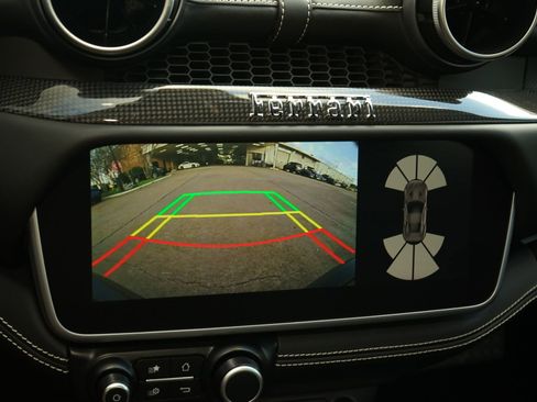 Used 2019 Ferrari Portofino image 16