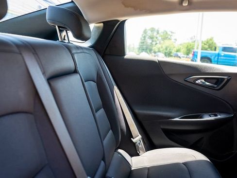 Used 2021 Chevrolet Malibu LT FWD image 9