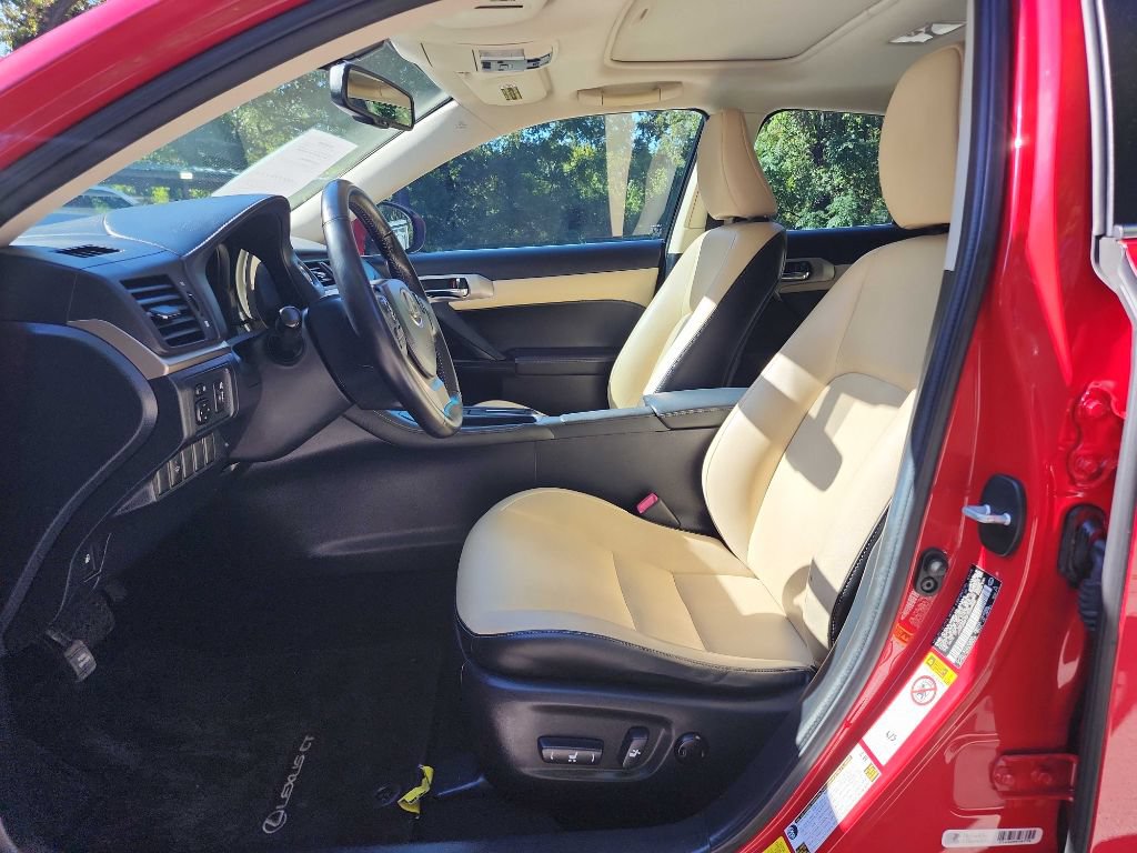 Used 2015 Lexus CT 200h w/ Seat Comfort Package FWD image 14