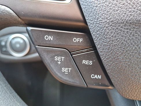 Used 2019 Ford Escape SE image 22
