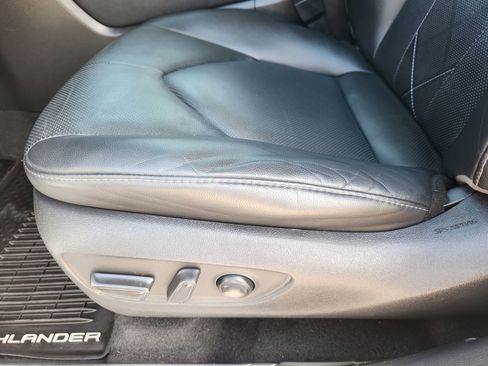 Used 2020 Toyota Highlander Platinum image 8