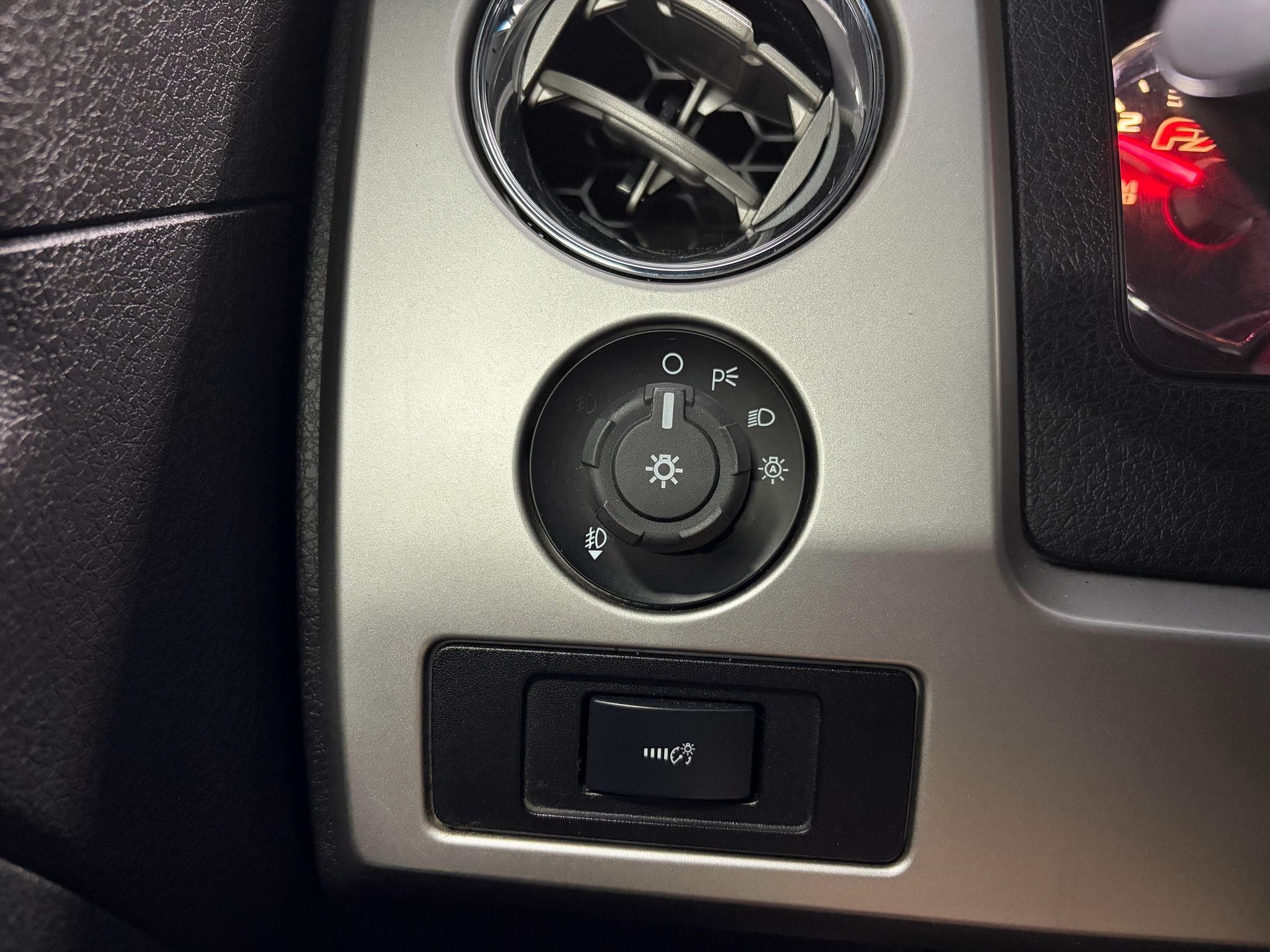 Used 2013 Ford F150 FX4 w/ Luxury Equipment Group AWD/4WD image 17