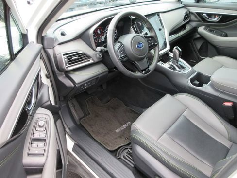 Used 2025 Subaru Outback Onyx Edition AWD/4WD image 13