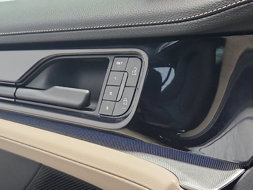 Used 2025 Porsche Panamera 4 AWD/4WD image 24