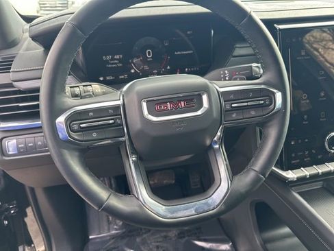 Used 2025 GMC Acadia Elevation image 17