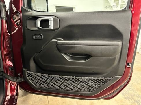 Used 2022 Jeep Wrangler Unlimited Sport AWD/4WD image 23