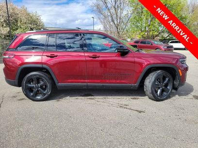 Used 2024 Jeep Grand Cherokee Altitude
