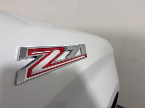Used 2023 Chevrolet Silverado 1500 LT image 11