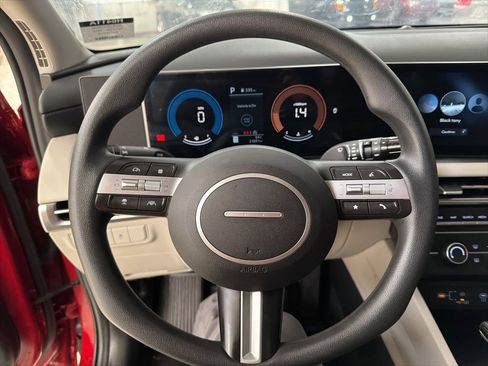 Certified 2025 Hyundai Tucson SE image 15