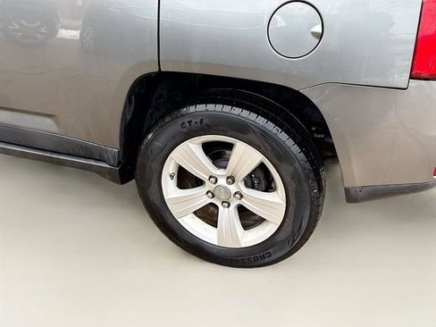 Used 2012 Jeep Compass Latitude image 28