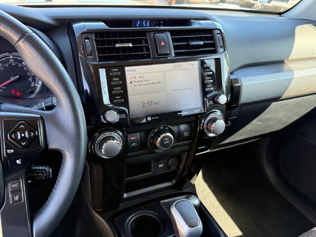 Used 2022 Toyota 4Runner TRD Off-Road AWD/4WD image 17