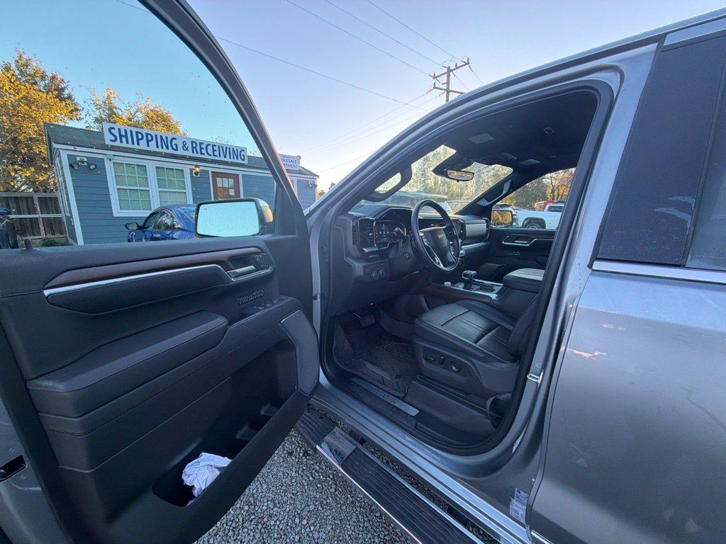 Used 2026 Chevrolet Silverado 1500 High Country w/ High Country Premium Package AWD/4WD image 15