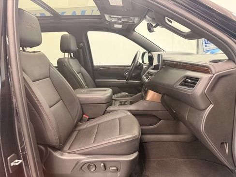 Used 2024 Chevrolet Suburban High Country AWD/4WD image 21