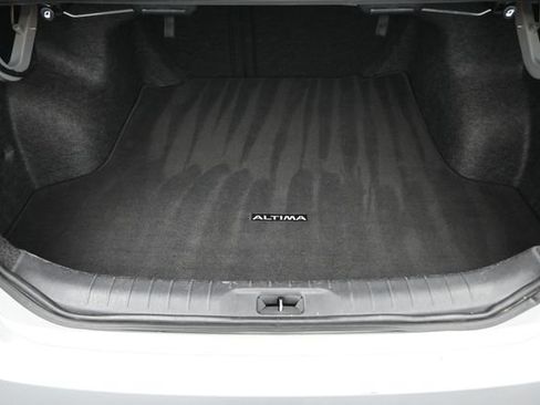 Used 2024 Nissan Altima 2.5 SV FWD image 10
