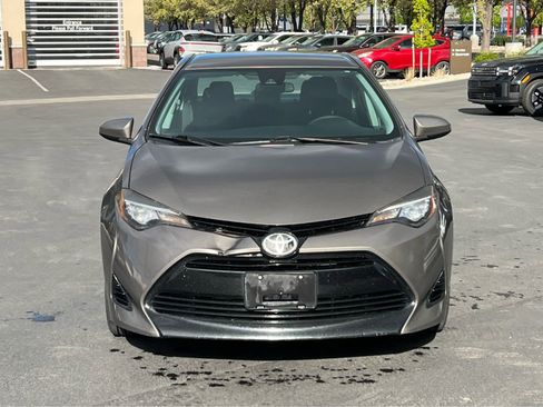 Used 2017 Toyota Corolla LE image 3