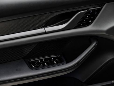 Used 2020 Porsche Taycan Turbo S image 73