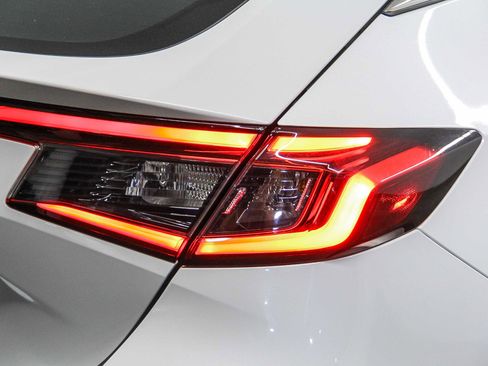 Used 2023 Honda Civic EX-L image 7