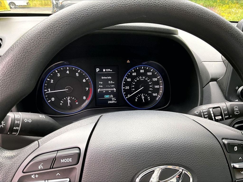 Used 2023 Hyundai Kona SEL w/ Cargo Package AWD/4WD image 13