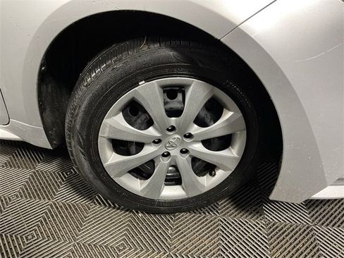 Used 2024 Toyota Corolla LE image 37