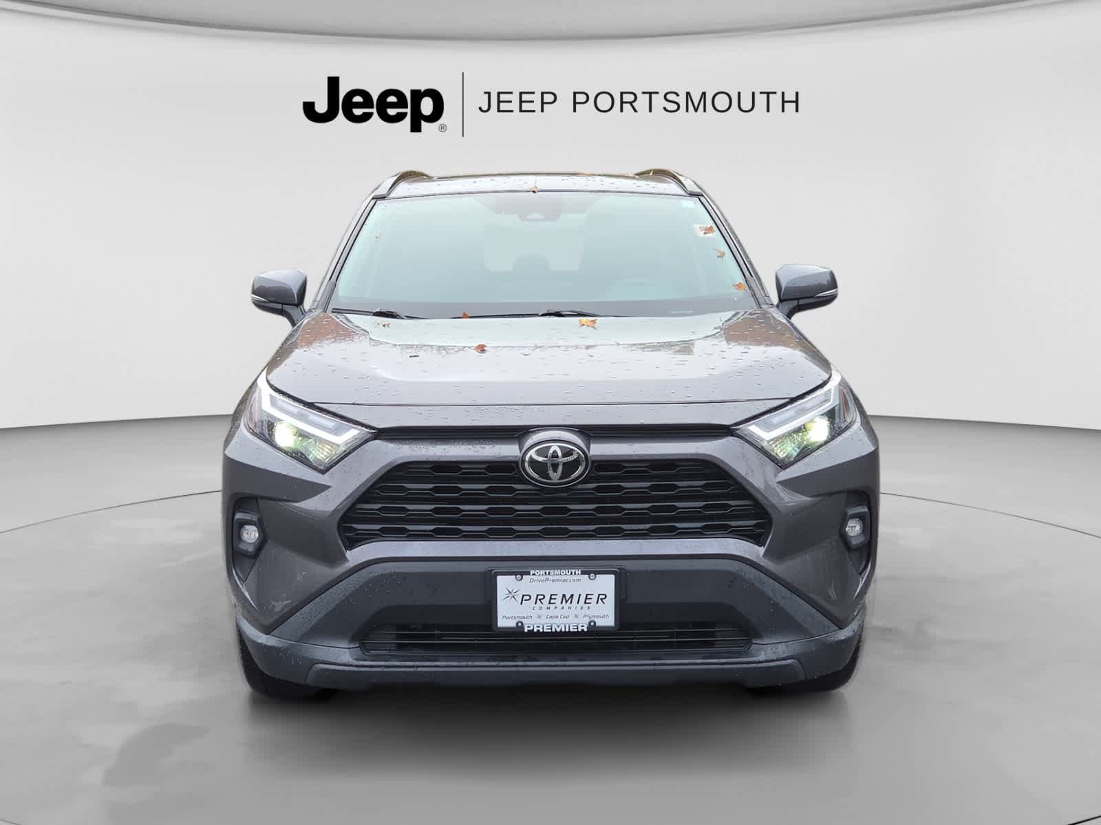 Used 2022 Toyota RAV4 XLE Premium AWD/4WD image 4