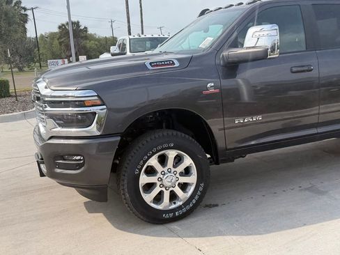 New 2026 RAM 2500 Laramie AWD/4WD image 9
