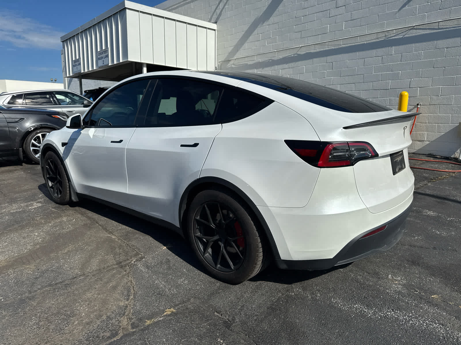Used 2023 Tesla Model Y Performance AWD/4WD image 4