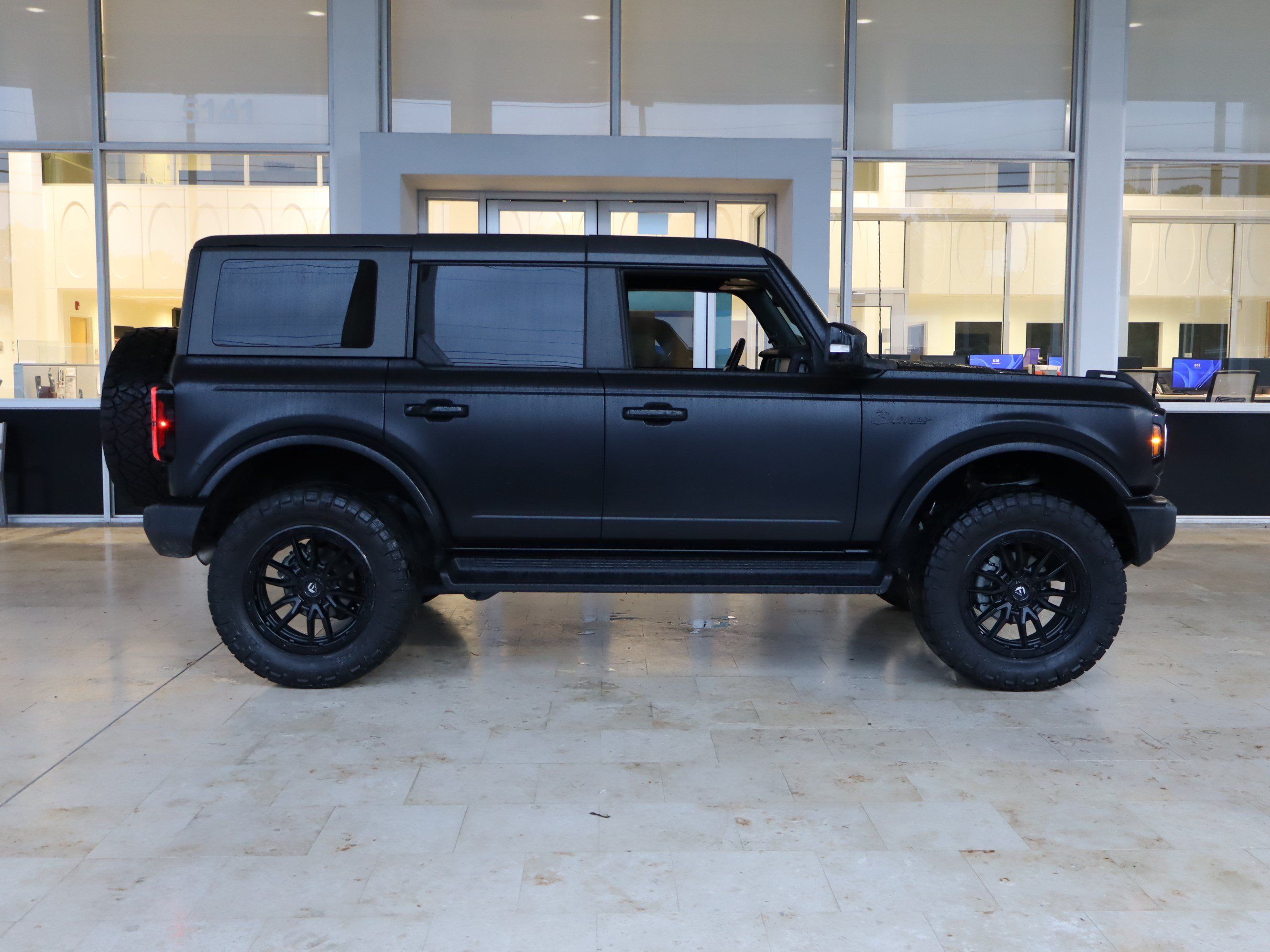 Used 2025 Ford Bronco Outer Banks w/ Matte Film Protection Package AWD/4WD image 11
