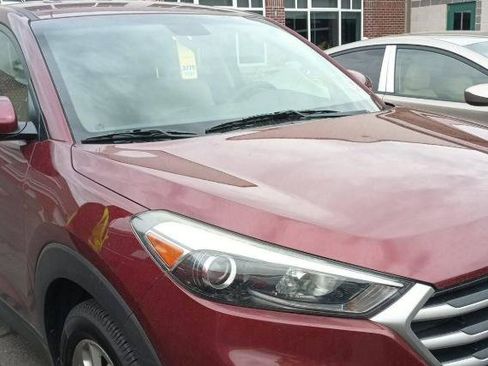 Used 2018 Hyundai Tucson SE AWD/4WD image 2