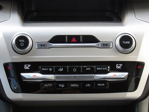 Used 2021 Ford Explorer XLT w/ Equipment Group 202A image 32