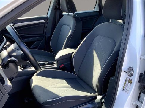 Certified 2025 Volkswagen Jetta Sport FWD image 23