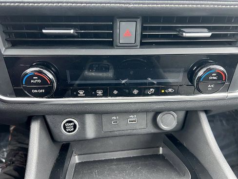 Certified 2023 Nissan Rogue SV image 18