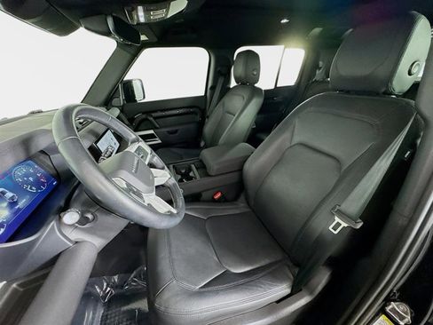 Used 2023 Land Rover Defender 110 SE image 11
