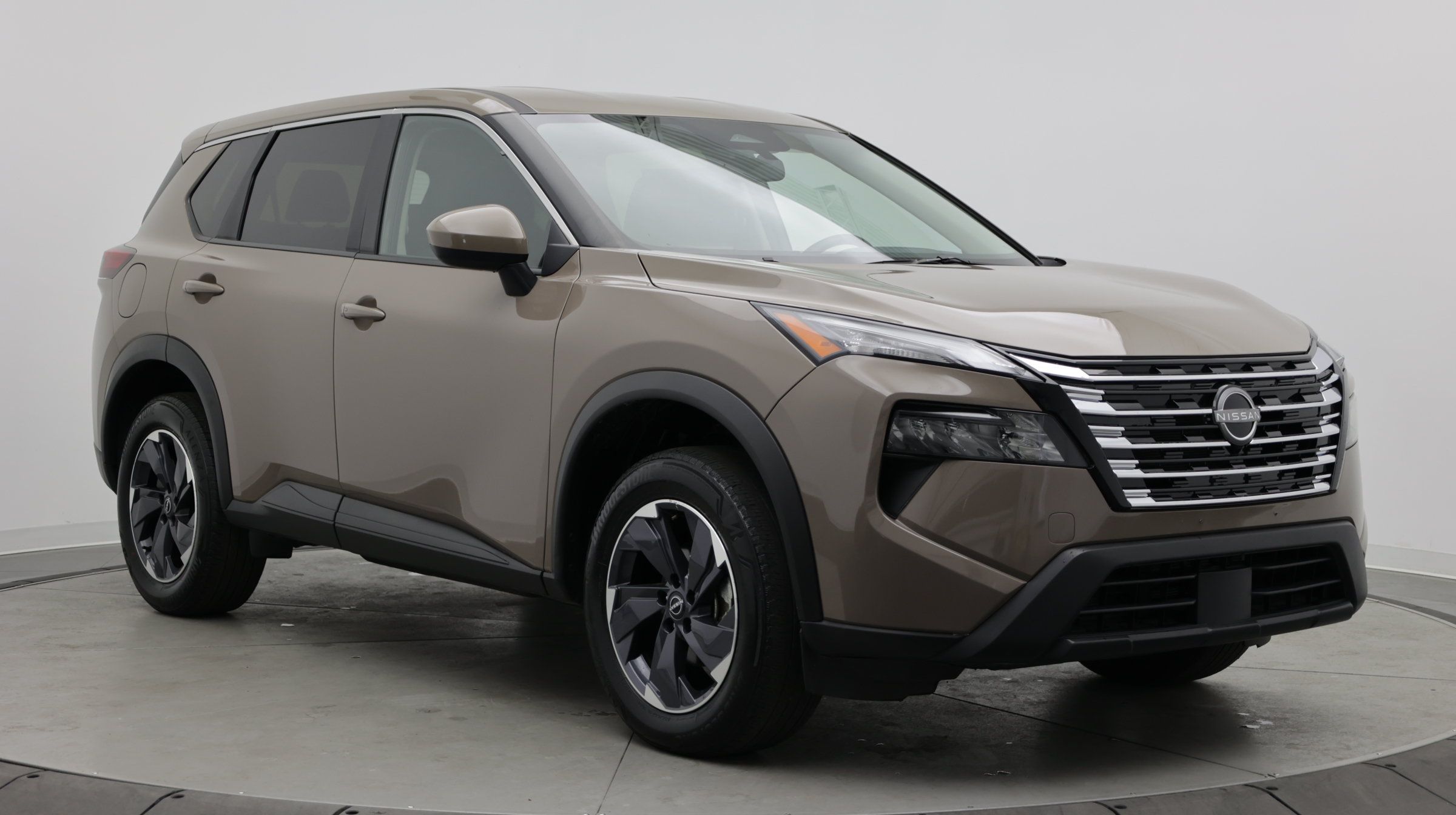 Used 2025 Nissan Rogue SV AWD/4WD image 3