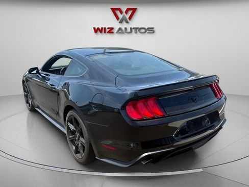 Used 2018 Ford Mustang Coupe w/ Black Accent Pkg RWD image 3