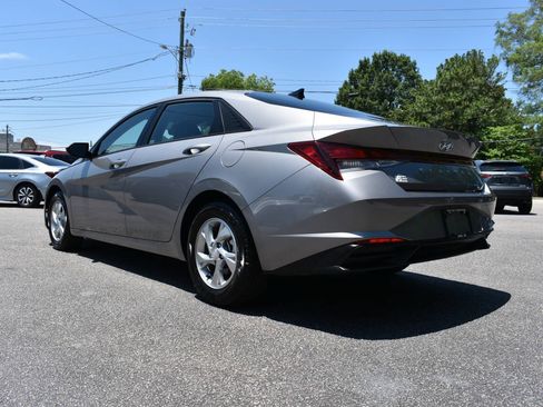 Used 2023 Hyundai Elantra SE FWD image 28