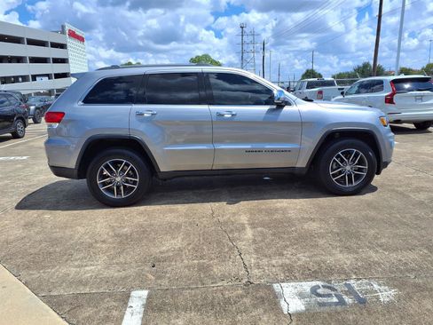 Used 2018 Jeep Grand Cherokee Limited w/ Trailer Tow Group IV RWD image 27