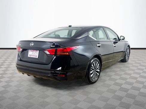 Used 2023 Nissan Altima 2.5 SV FWD image 7