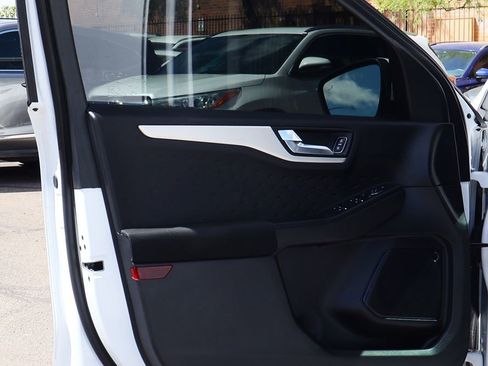 Used 2020 Ford Escape SE image 36