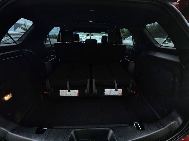Used 2019 Ford Explorer XLT w/ Equipment Group 202A AWD/4WD image 23